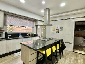 Sobrado em Boqueirão