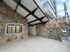 Casa em Vila Tupi