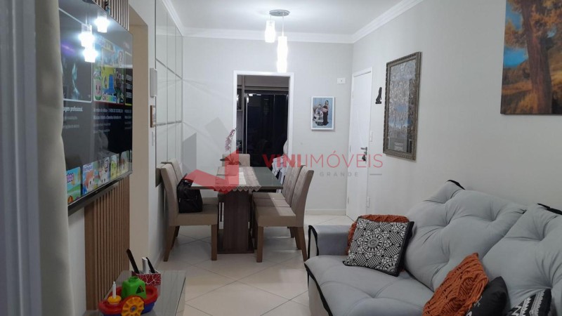 Apartamento em Vila Tupi